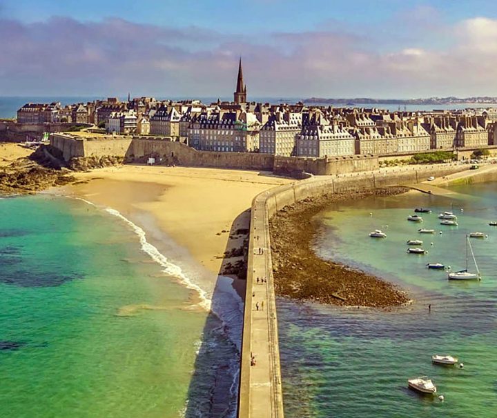 This image shows the historic walled city of Saint-Malo, located in the Brittany region of northwest France